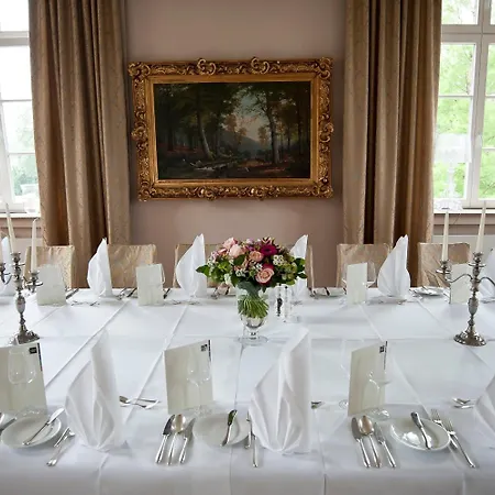 Schloss Berge 3*