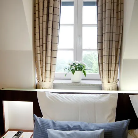 Schloss Berge Szálloda 3*