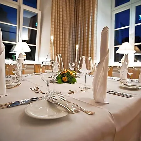 Schloss Berge Szálloda 3*