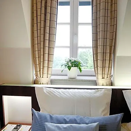 Schloss Berge Szálloda 3*